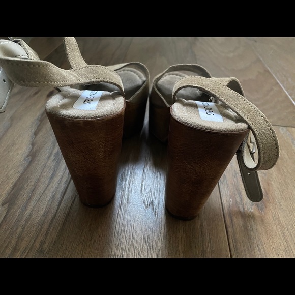 Steve Madden platform heels - Picture 4 of 5